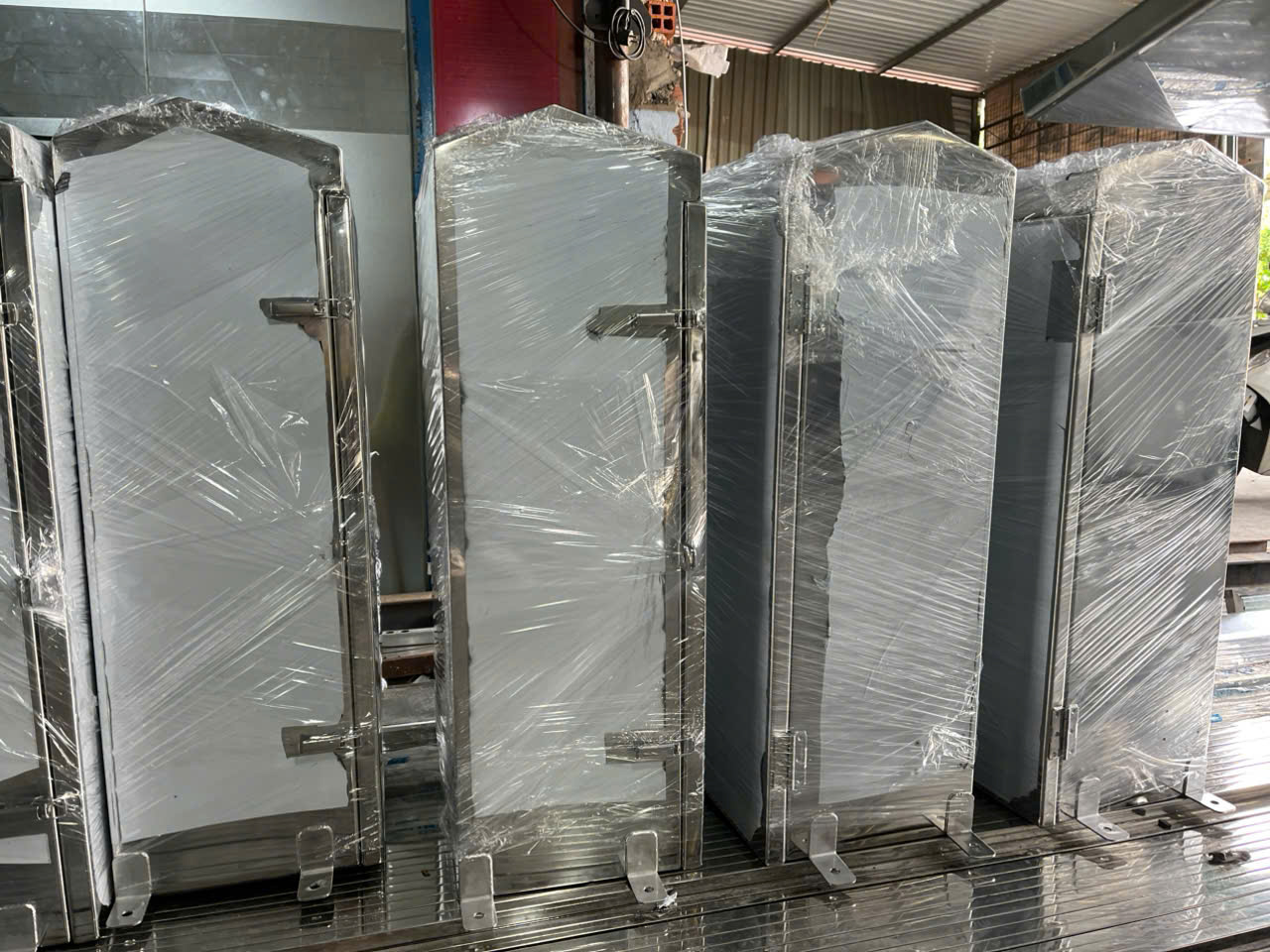 Bảng báo giá vỏ tủ điện công nghiệp 3 vo tu dien 01